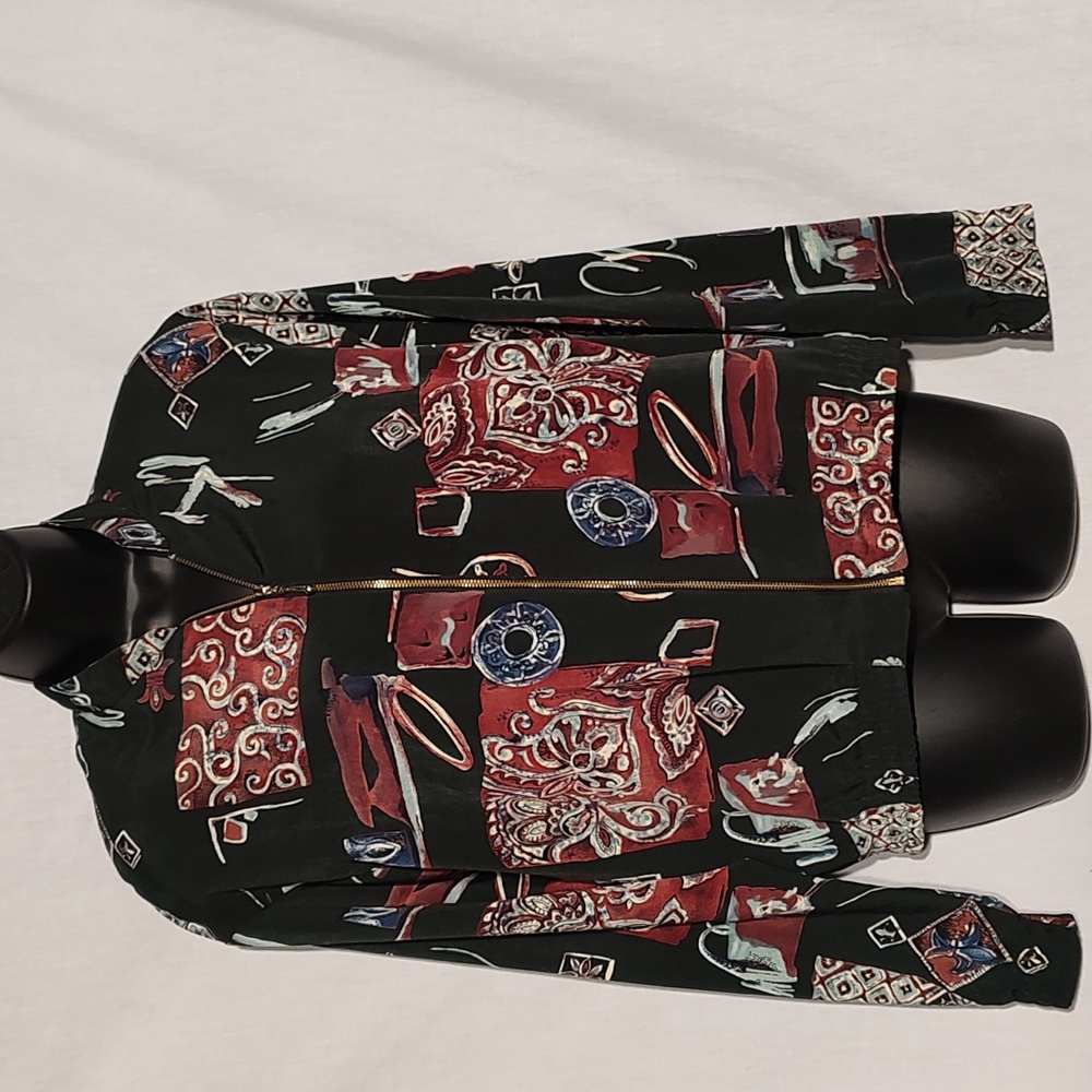 Women's lightweight zipper up jacket. Size Small